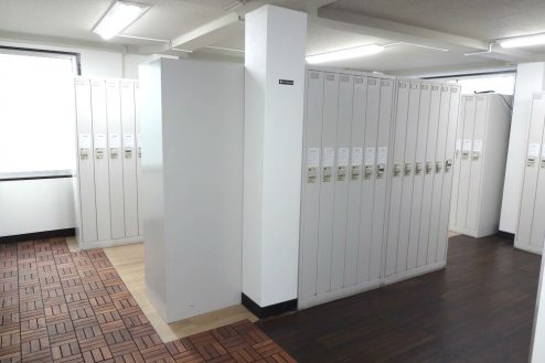 16.ボルダリング･クライミングジム川崎店｜更衣室（男子）