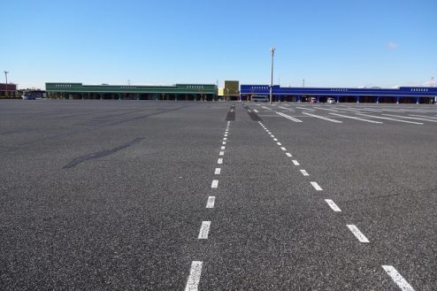 2.ロングウッドステーション｜フラットな1万坪の駐車場