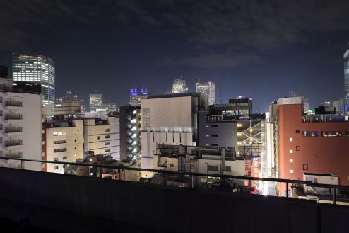 22.新宿3丁目オフィススタジオ｜屋上からの夜景