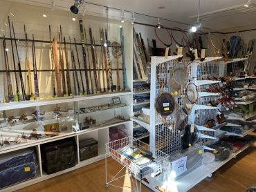 【釣具店】へらぶな専門(2582)｜竿･浮子･万力･玉網･ｶｰﾎﾞﾝﾛｯﾄﾞ･駐車場･外観