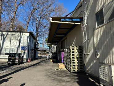 ソース工場･直売所(2580)｜平日･工場見学･通路･倉庫･体験工房･直売所･祠･蔵･森｜東京