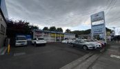 カーショップ/所沢店(2599)｜タイヤ＆ホイール･中古車販売･店内･作業場･リフト