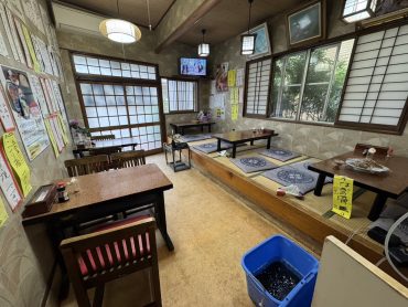 昔ながらの老舗のうどん店(25107)｜昭和レトロ･座敷･小上がり･ﾃｰﾌﾞﾙ席･外観･厨房･食事処