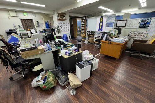 議員事務所･政党支部/所沢(25119)｜選挙･デスク･ﾎﾟｽﾀｰ･応接･備品･家具