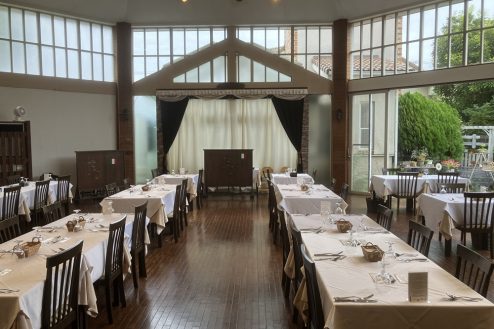 独立型チャペル＆一軒家レストラン｜貸切･吹き抜け･開放感･広い･ピアノ･駐車場