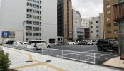 タイムズ心斎橋長堀通｜駐車場･貸切･大阪･中心･ビル･近代的･青空