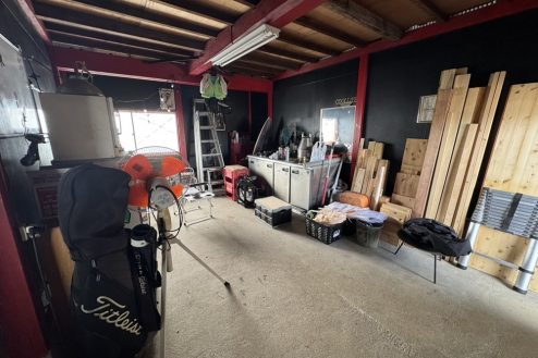 10.トタン外壁の倉庫･物置