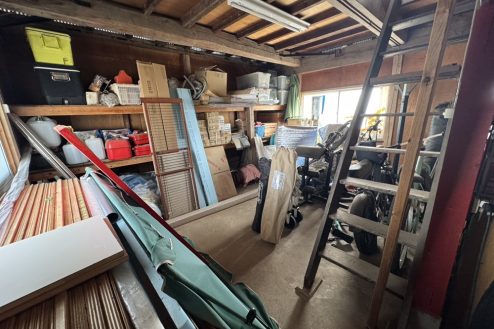 12.トタン外壁の倉庫･物置