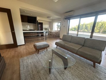 西八王子マンション101号室｜低層階･家具付･ﾘﾋﾞﾝｸﾞ･駐車場･外観･ﾊｳｽｽﾀｼﾞｵ｜東京