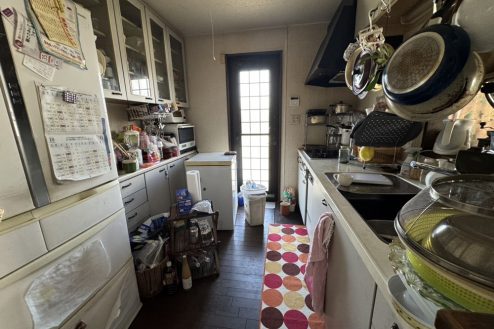 14.2階建て6LDK 庭付き 一軒家