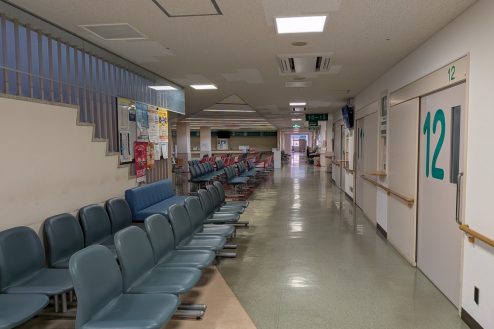 39.病院｜新病棟ワンフロア･旧病棟｜ロビー 待合い