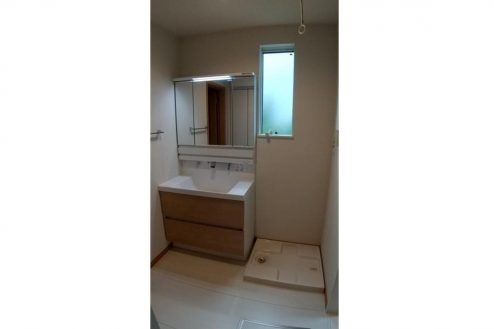 19.2階建て一軒家 4LDK 庭･駐車場付き