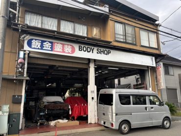 町の自動車整備工場(25135)｜昔ながら･板金･塗装･修理