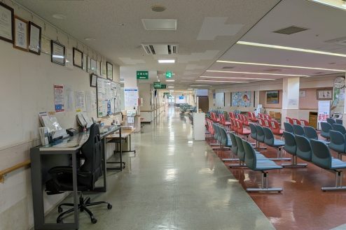 38.病院｜新病棟ワンフロア･旧病棟｜ロビー 待合い