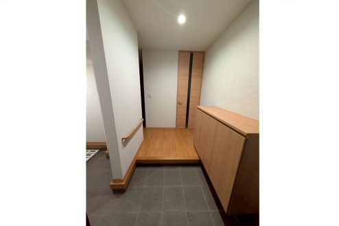 3.2階建て一軒家 4LDK 庭･駐車場付き