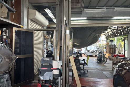 5.町の自動車整備工場