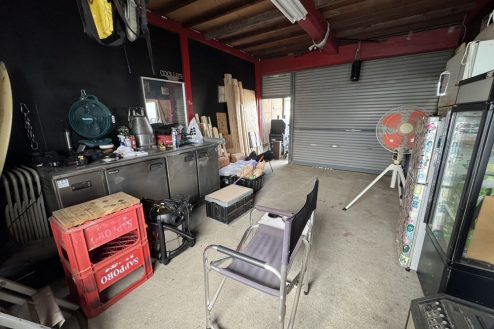 8.トタン外壁の倉庫･物置