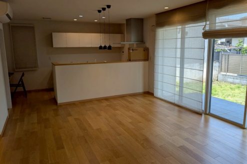 9.2階建て一軒家 4LDK 庭･駐車場付き