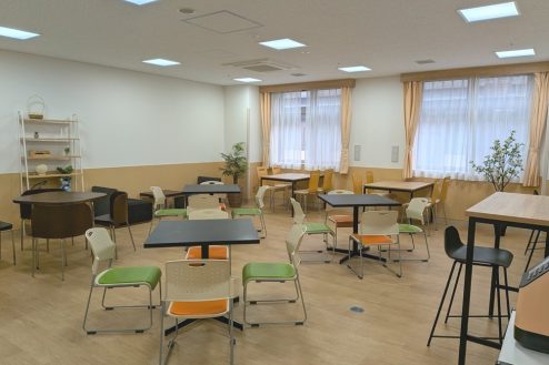 11.病院｜新病棟ワンフロア･旧病棟｜新病棟：談話室･食堂