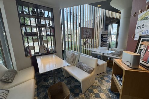 11.インテリアと食が融合したカフェ