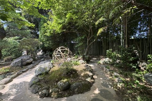 12.広大な日本庭園を有する古民家レストラン