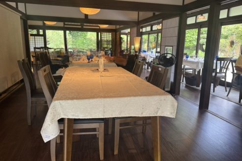 17.広大な日本庭園を有する古民家レストラン