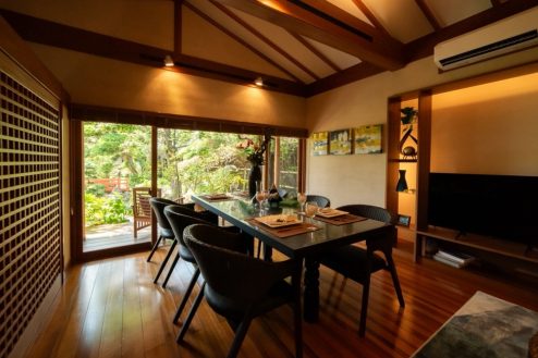 21.広大な日本庭園を有する古民家レストラン