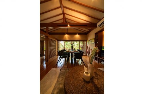 22.広大な日本庭園を有する古民家レストラン