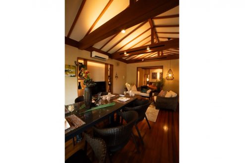 24.広大な日本庭園を有する古民家レストラン