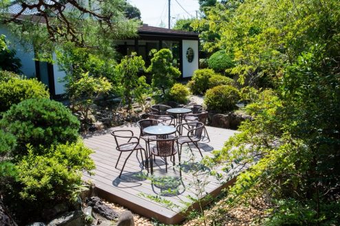 30.広大な日本庭園を有する古民家レストラン