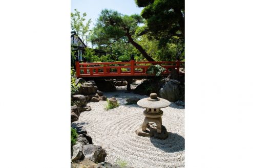 32.広大な日本庭園を有する古民家レストラン