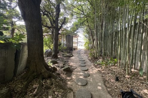 6.広大な日本庭園を有する古民家レストラン