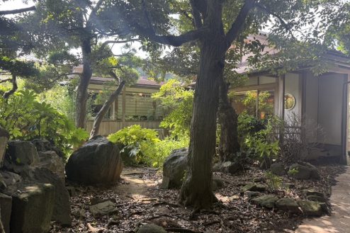 8.広大な日本庭園を有する古民家レストラン