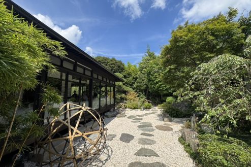 9.広大な日本庭園を有する古民家レストラン