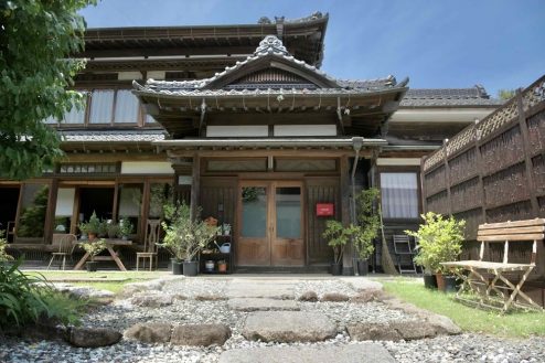 2.佐倉スタジオ｜玄関アプローチ