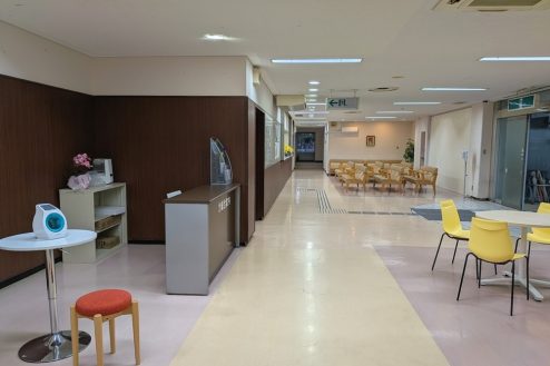 24.病院スタジオ｜本館：待合ロビー